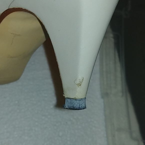 Impressions Heels - Picture 4 of 4